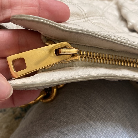 Marc Jacob’s Quilted Bone Hobo - Picture 5 of 15